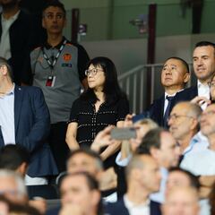 Layhoon vuelve al palco y Jesús Vázquez ve al equipo en Mestalla