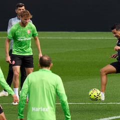 Plebiscito al Girona y a Míchel