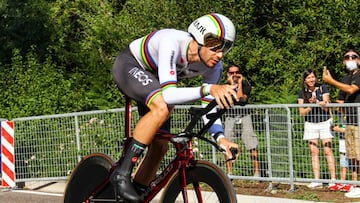 Filippo Ganna, durante la contrarreloj del Europeo de Trento.