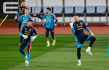 David Raya y Unai Simón.