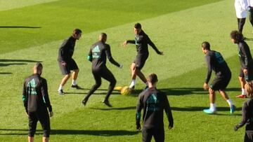 Casemiro muta: postura de jugón y caño al joven Moha