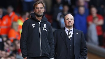 Jürgen Klopp y Rafa Benítez, los entrenadores de Liverpool y Newcastle.