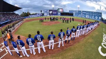 Afición de Acereros acampa por un boleto del juego siete