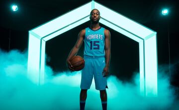 La camiseta de Charlotte Hornets para la temporada 2017-18.