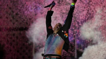 Chris Martin pide a sus seguidores en pleno concierto que dejen los móviles