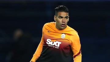 Radamel Falcao Garc&iacute;a en calentamiento previo a un partido del Galatasaray