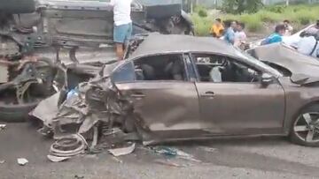 Trailer embiste a automóviles en la autopista del Sol; hay 6 heridos