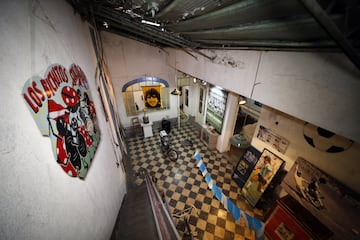 Entrada de la casa de La Paternal donde residió el astro argentino. 