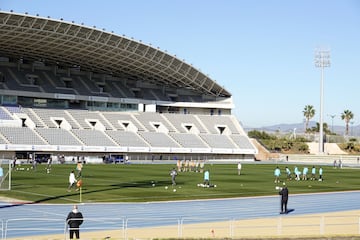 El equipo madrileño ha entrenado en las instalaciones del Estadio Ciudad de Málaga antes del encuentro de la Supercopa de España frente al Athletic Club.
