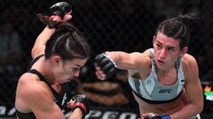 Marina Rodr&iacute;guez golpea a Dern en el UFC Las Vegas 39.