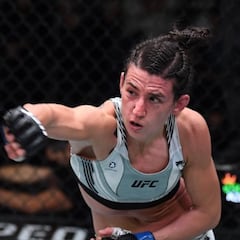 Marina Rodríguez, a la fila del título tras gana la guerra a Dern