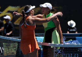 Pegula apea a la campeona Keys