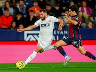 Luis Rioja en el derbi ante el Levante.