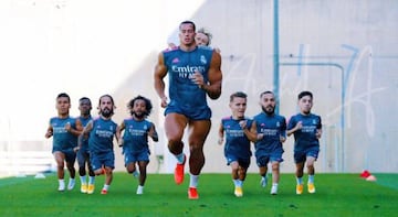 Los memes de fútbol más divertidos del 2020