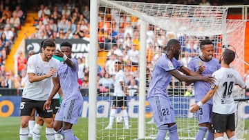 Cenk, Vinícius, Rudiger, Militao y Gayà.