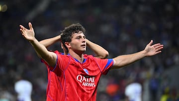 João Neves celebra un gol con el PSG.