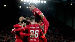 LIVERPOOL, UNITED KINGDOM - APRIL 27: Jordan Henderson of Liverpool celebrates 1-0 with Andy Robertson of Liverpool, Ibrahima Konate of Liverpool, Sadio Mane of Liverpool  during the UEFA Champions League  match between Liverpool v Villarreal at the Anfield on April 27, 2022 in Liverpool United Kingdom (Photo by David S. Bustamante/Soccrates/Getty Images)