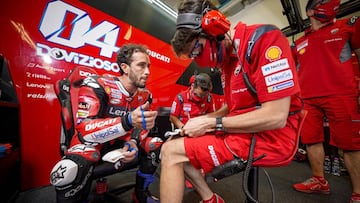 Andrea Dovizioso lidera el Mundial.