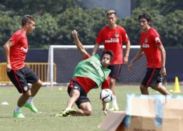 Óliver, Choi Sung Keun y Savic.
