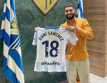 Dani Sánchez, con el 28 y los colores del Málaga.