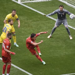 Yarmolenko hace de 'Sheva'