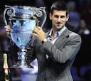 Djokovic recibe el trofeo de número uno del mundo