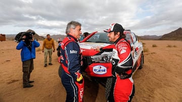 Carlos Sainz y Fernando Alonso en el Dakar 2020.