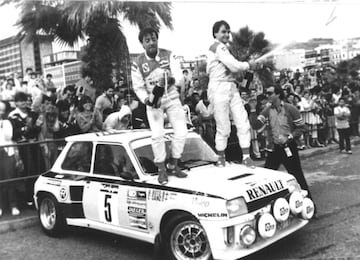 1985-1986. Carlos Sainz inicia su andadura en el Campeonato de España de Rallys como piloto oficial de Renault. El madrileño compitió con Renault 5 Maxi Turbo y un Renault 5 Tour de Corse.