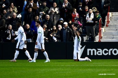 El Ceuta gana al Córdoba el cuerpo a cuerpo, en media hora de locura