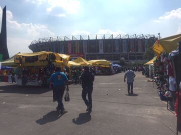 Así se viven los instantes previos al duelo entre los dos gigantes de Concacaf que se disputará en el Estadio Azteca