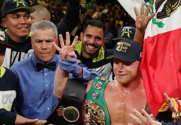 El boxeador mexicano se coronó como campeón Mundial WBO de semipesado tras derrotar en 11 asaltos al boxeador ruso en Las Vegas, Estados Unidos.