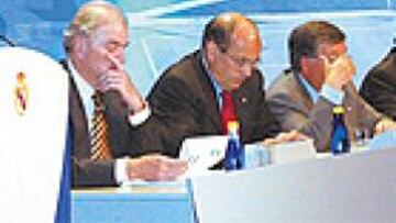 <b>CUENTAS SANEADAS. </b>Florentino presentará hoy ante los compromisarios las saneadas cuentas del Real Madrid y reiterará su confianza en el sucesor de Camacho.