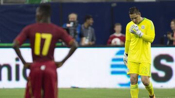 El guardameta del Puebla arrancó el encuentro ante Ghana como titular, sin embargo, salió lesionado por un encontronazo con un futbolista ghanés.