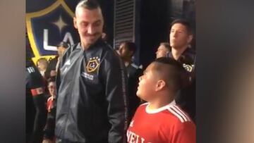 El gran gesto de Ibra con un niño antes de entrar a la cancha