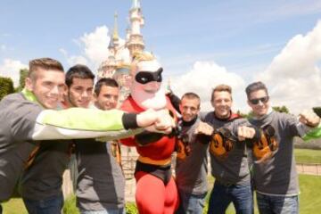 Antes del GP de Le Mans Hayden, Redding, di Meglio, Torres, Zarco y Aegerter han disfrutado de un divertido día  en Disneyland París.