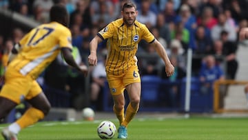 Con 38 años de edad, el mediocampista inglés se convierte en el futbolista con más temporadas disputadas en la Premier League.