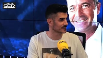 Tras el 6-0 Álvaro Benito desvela el jugador de España que le tiene "enamorado"