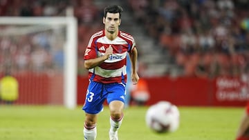 Manu Trigueros se estrenó con el Granada.