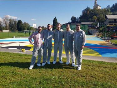 Oblak se pone a pintar por los niños de Skofja Loka