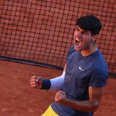 Alcaraz remonta para jugar su primera final de Roland Garros