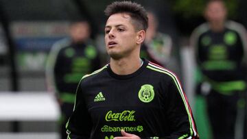 Chicharito aún no regresa a los entrenamientos con el West Ham