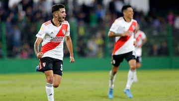 FLORENCIO VARELA, ARGENTINA - APRIL 02: Santiago Simon of River Plate celebrates after scoring his team's second goal during a match between Defensa y Justicia and River Plate as part of Copa de la Liga 2022 at Estadio Norberto Tomaghello on April 2, 2022 in Florencio Varela, Argentina. (Photo by Daniel Jayo/Getty Images)