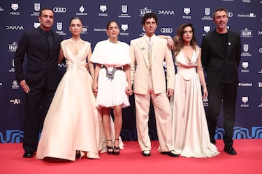 El equipo de 'Silencio' posa en la alfombra roja de los Premios Feroz 2026, en el Pazo da Cultura, en Pontevedra, Galicia. 