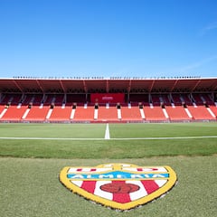 El Almería busca apellido para el estadio