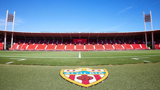 El Almería busca apellido para el estadio
