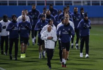 James Rodríguez entrena al lado de sus compañeros del Real Madrid en Yokohama, Japón, pensando en el Mundial de Clubes y el América de México, su primer rival.