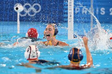 Maica celebra uno de los goles de España frente a Estados Unidos.