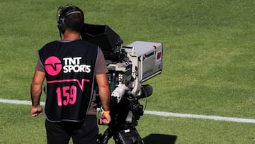 Tras un acuerdo entre TVN y WarnerMedia Chile, el f&uacute;tbol chileno volver&aacute; a la televisi&oacute;n p&uacute;blica, luego de dos d&eacute;cadas. La se&ntilde;al transmitir&aacute; un encuentro de cada fecha.