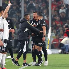 Informe arbitral del clásico destroza a Almirón: “Irracional, desafiante e intimidante”