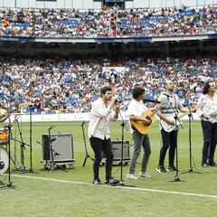 Las leyendas del Madrid y el Chelsea en el Bernabéu